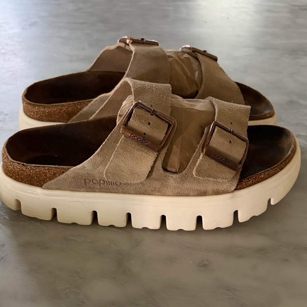 Papillio by Birkenstock Women's Double-Buckle Suede Platform Mules Tan/White - Picture 2 of 9